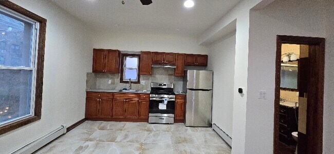 Photo - 400 E 7th St Unit 2fl