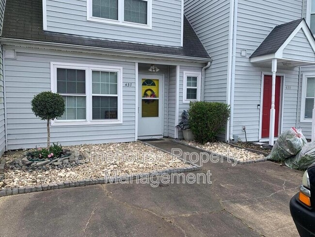 Photo - 437 Greenview Dr Condo