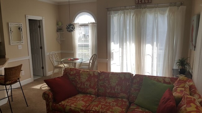 Building Photo - Beautifully furnished 1 bed condo in Myrtlewood community