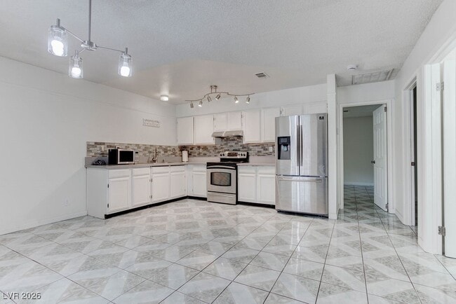 Photo - 808 Hedge Way Unit 7