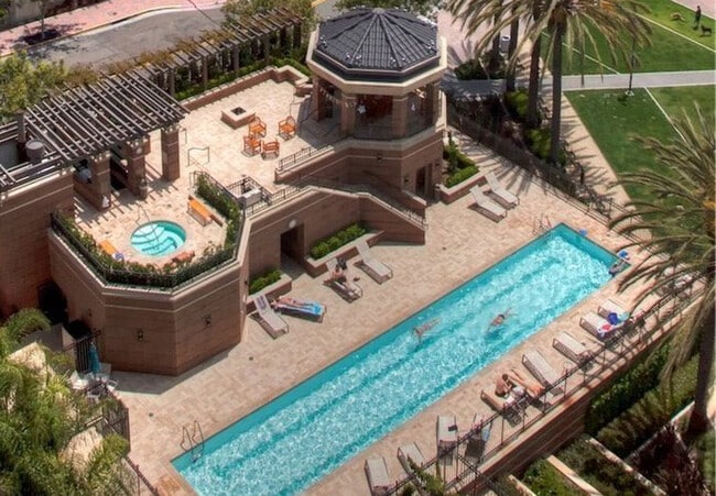 Photo - 500 W Harbor Dr Unidad Luxury 2br Condo