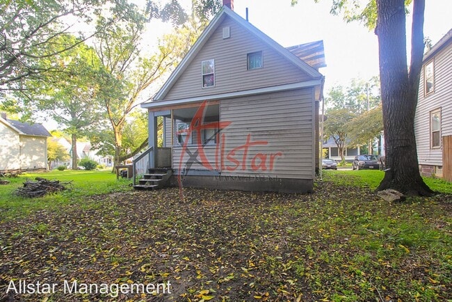 Photo - 1 br, 1 bath House - 225 Gates Avenue, down