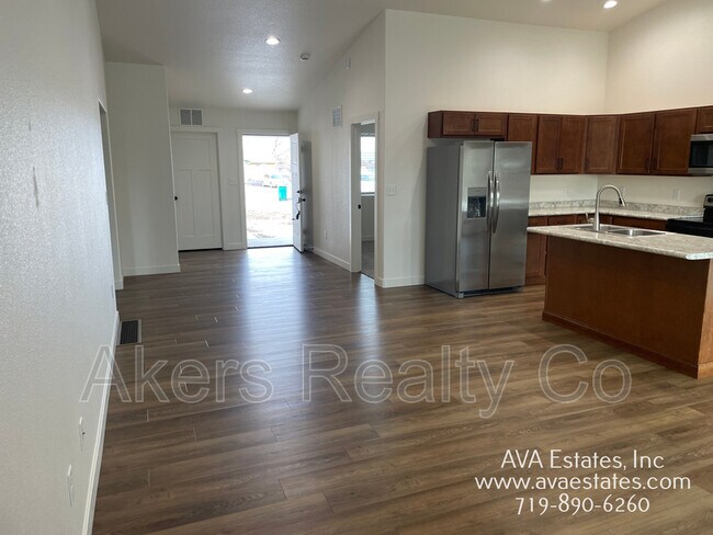 Photo - 970 S Coral Pl