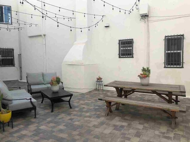 Photo - 851 Sanborn Ave Unidad 27