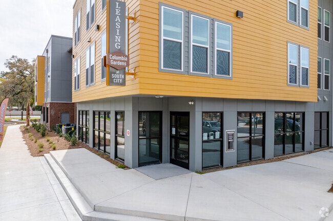 Building - Lobby Entrance