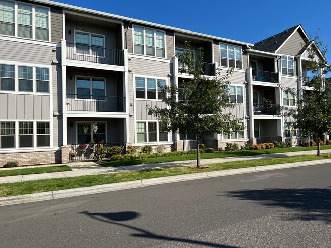 Building Photo - 16322 NW Chadwick Way Unit 206 Rental