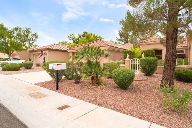 Photo - Sun City Summerlin 2 bedroom and 2 bathroom in a 55 and older Neighborhood