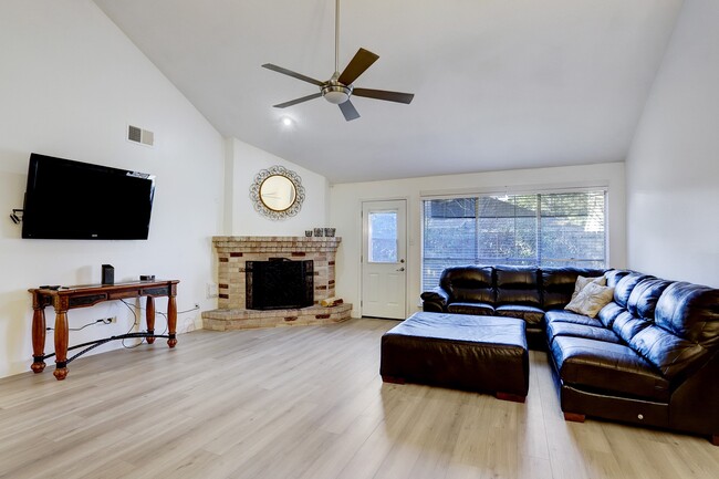 Photo - 6819 Yardley Dr