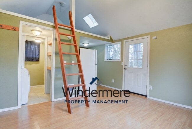 Photo - 1 Bed 1 Bath House in Rolling Hills
