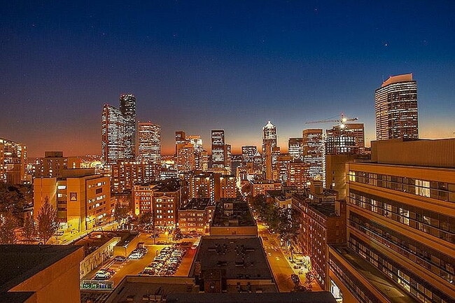 Building Photo - 1105 Spring St