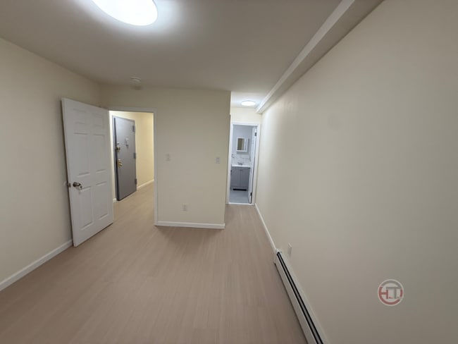 Photo - 1985 Southern Blvd