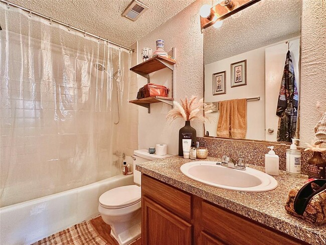 Photo - 2801 Hemphill Park Unit A301
