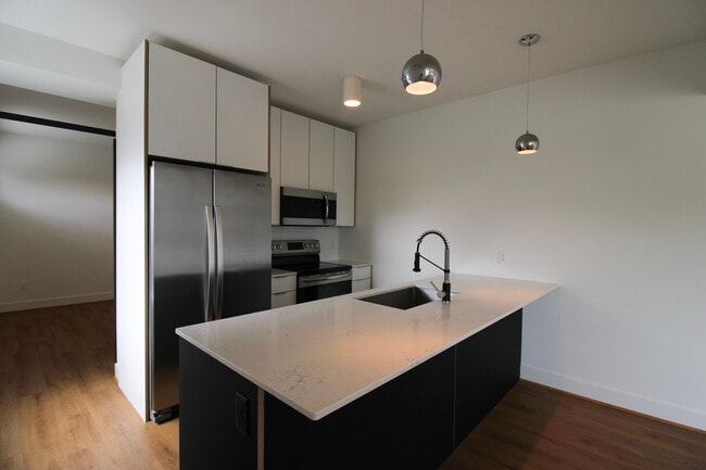 54 West Ave Unidad 2