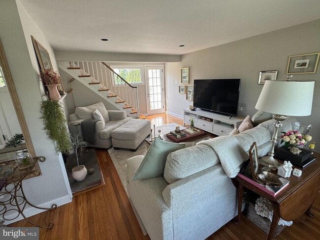 Photo - 402 Elliger Ave