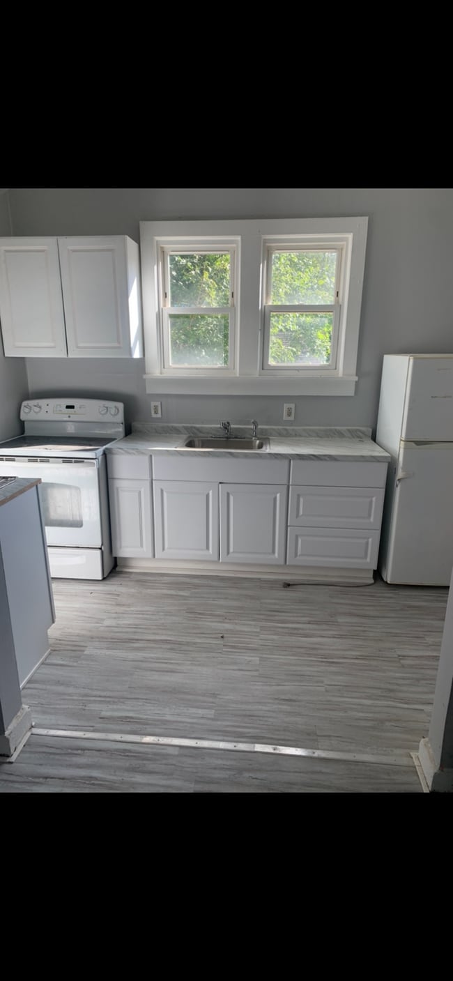 Building Photo - 9 Warren St Unit 3