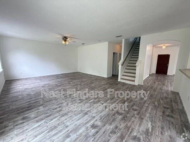 Building Photo - 912 Churchhill Ln Rental