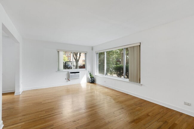 Photo - 7070 N Ridge Blvd Unit 1A