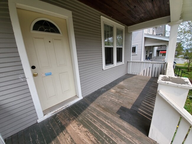 Photo - AVAILABLE AUGUST - Welcoming 3 Bed 1 Bath