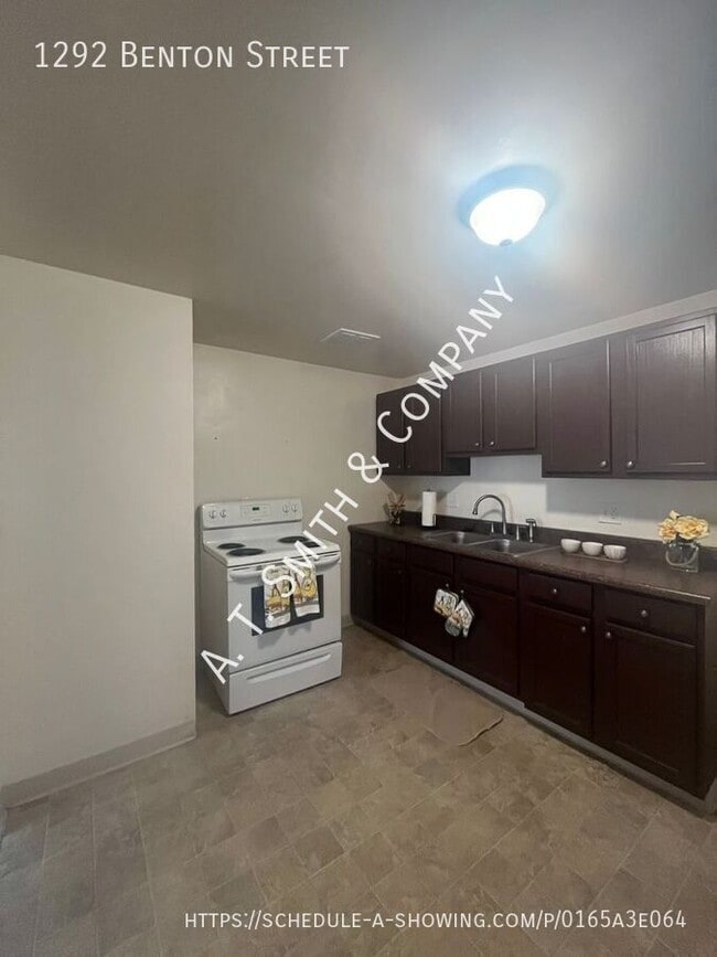 Photo - 1292 Benton St