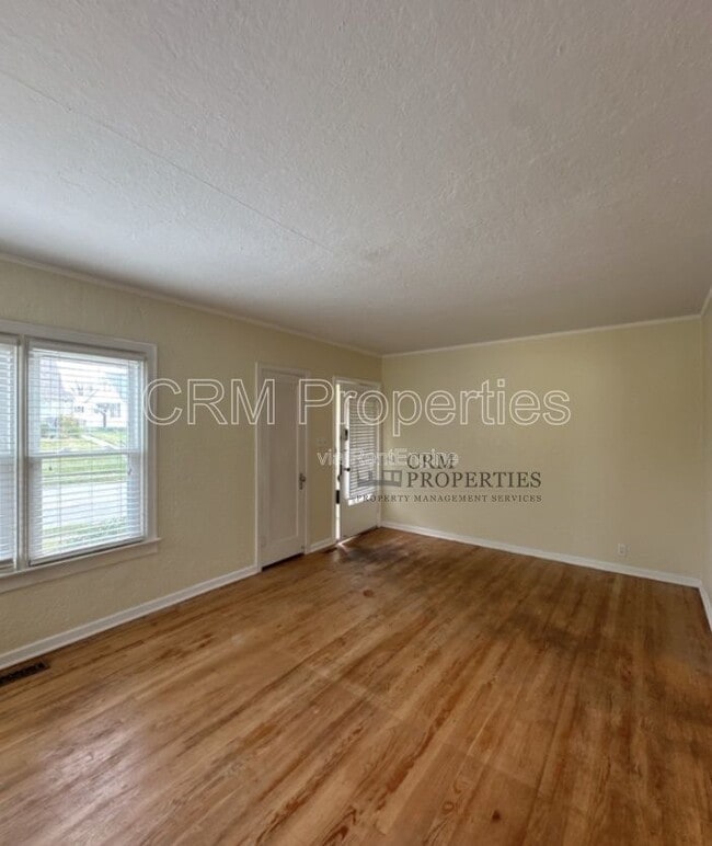 Photo - 1907 S Webster St