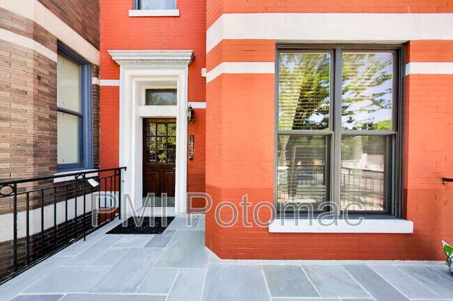 Photo - 1952 Calvert St NW Unit #4