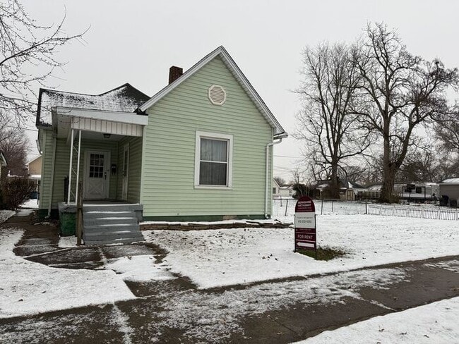 Building Photo - 2-3 Bedroom Home w/Large Kitchen - Section 8 Welcome & Pets Negotiable!