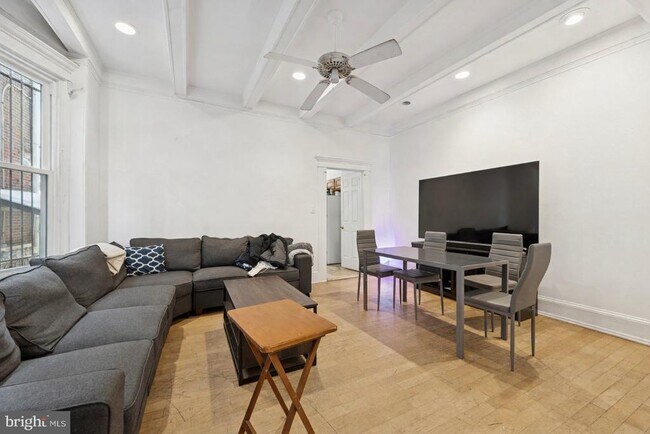 Photo - 329 N 34th St