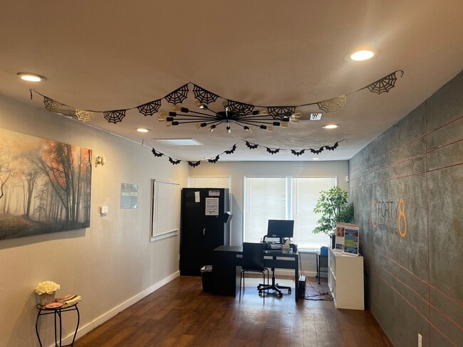 Oficina - The 10Forty8 Modern Living