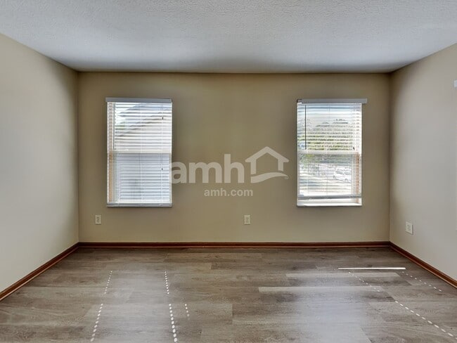 Photo - 180 Shaleridge Dr