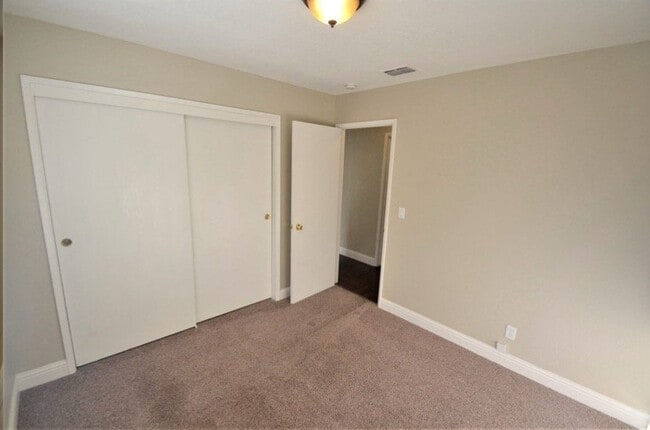Photo - 8263 Florintown Way