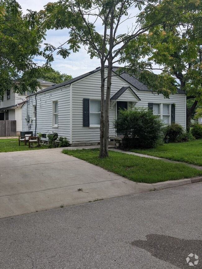 Building Photo - 1548 S Indianapolis Ave Unit 1 Rental
