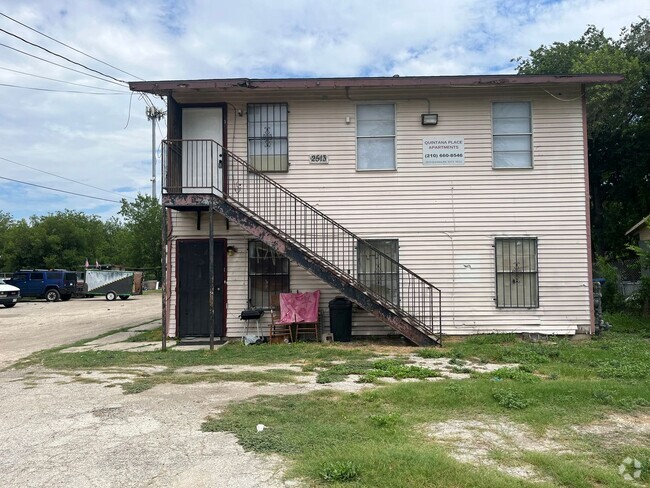 Building Photo - 2513 Quintana Rd Rental
