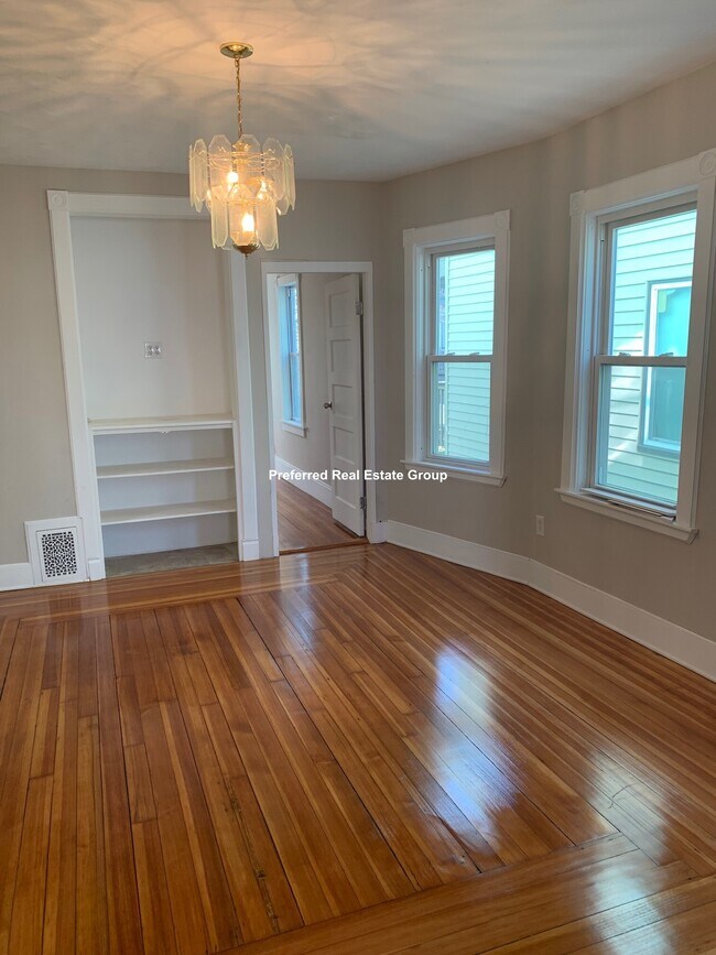 Photo - 142 Spencer St