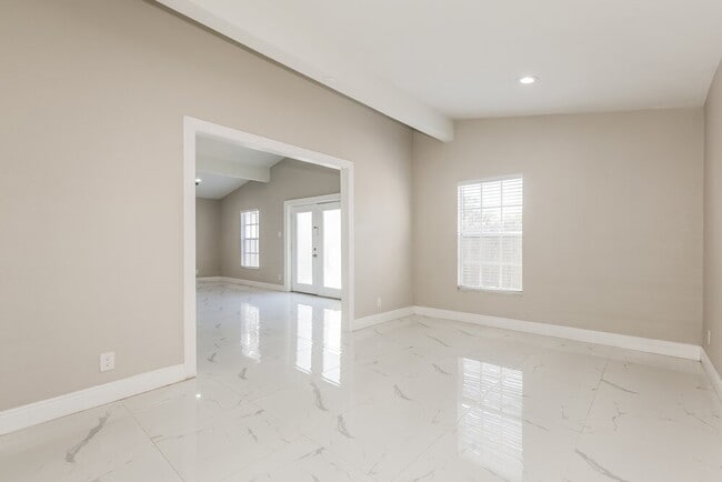 Photo - 1735 Tarah Trace Dr