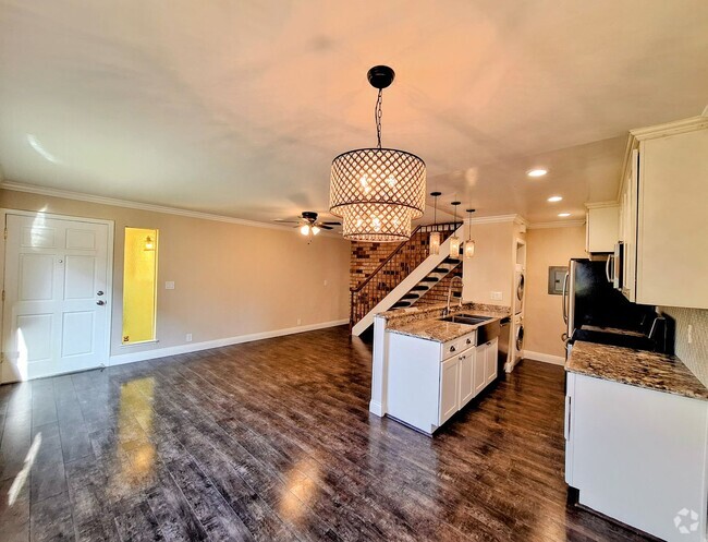Building Photo - Beautifully Remodeled Two-story 2bd Condo ... Unit 2
