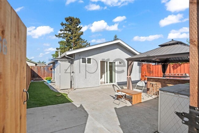 Photo - 3066 Nightingale Pl