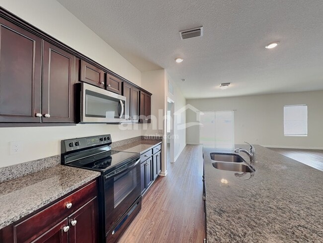 Photo - 8714 Layalie Way