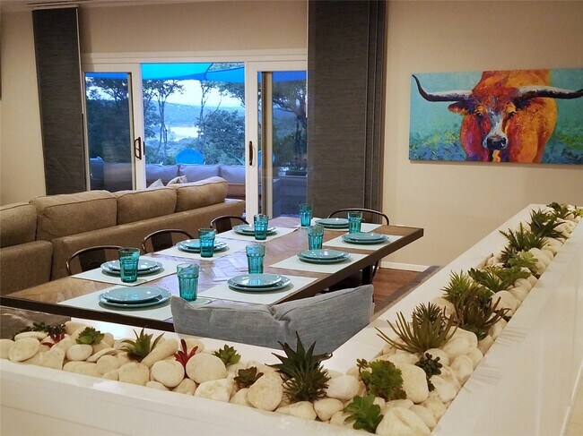 Photo - 2055 Island View
