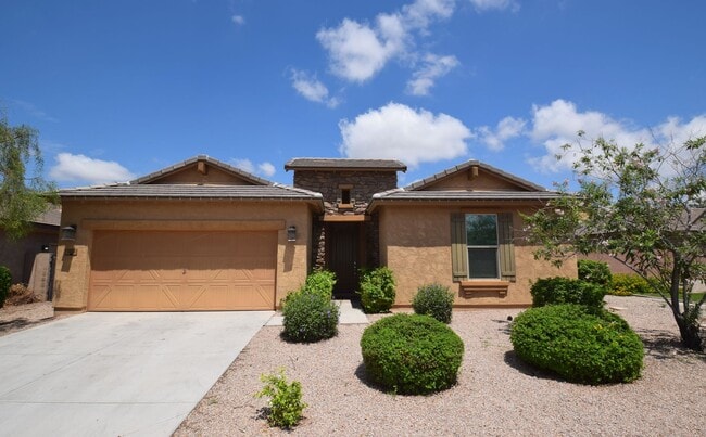 Building Photo - Beautiful single level 4 bedroom 2.5 bath Gilbert home.