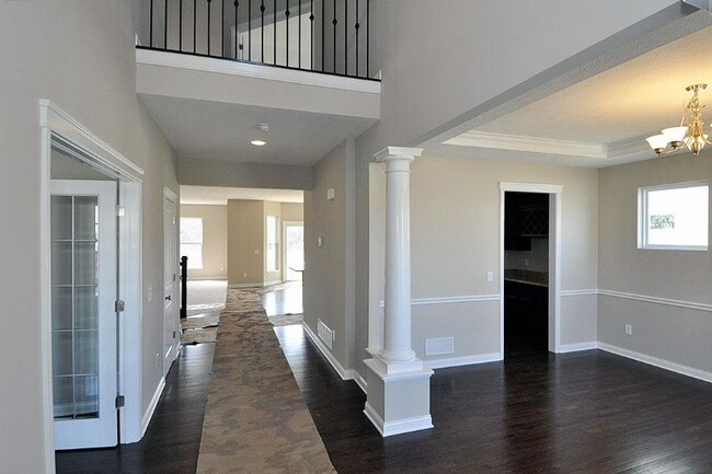 Photo - 243 Balsamine Dr