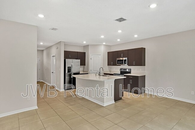 Photo - 330 Annies Pl