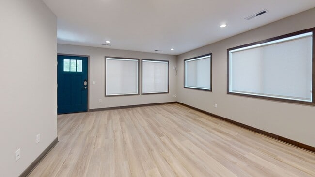 Photo - 1800 Como Ave SE Unit #2