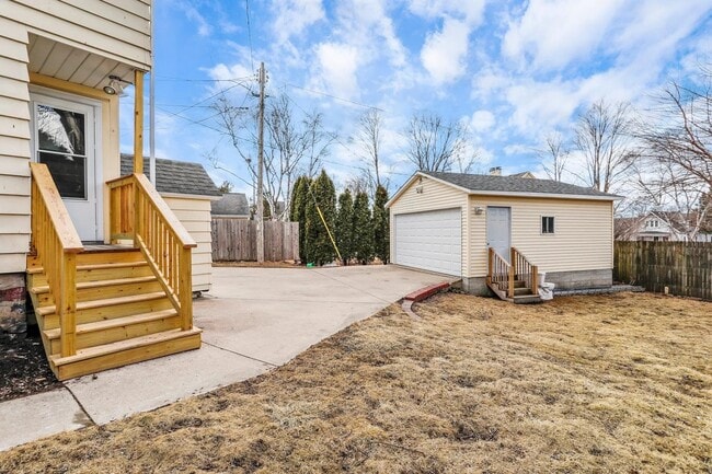 Photo - 426 College Ave Unit upper