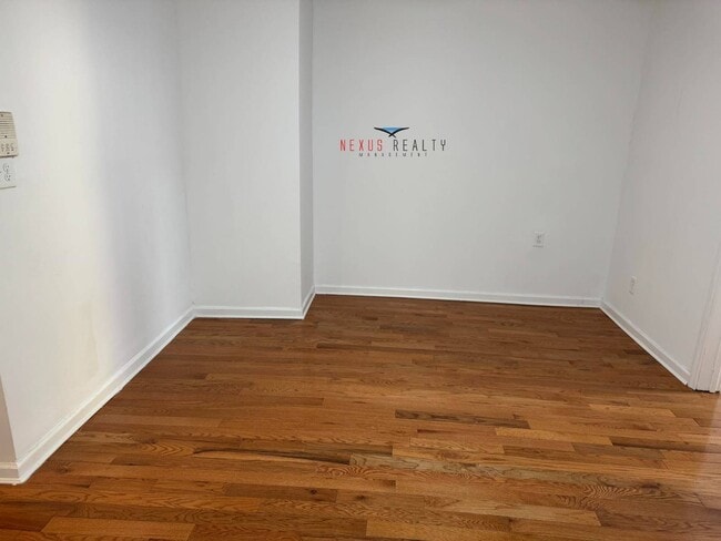 Photo - 23-54-54 31st St