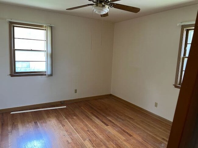 Photo - Brick 1 BR 1 BA duplex with hardwood floors in nice residential neighborhood