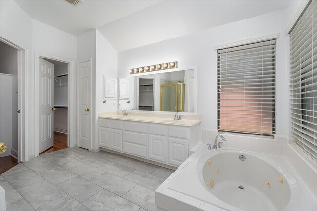 Photo - 14419 Redbud Valley Trail