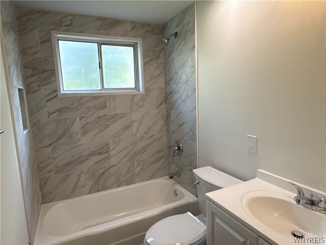 Photo - 130 Sanders Rd