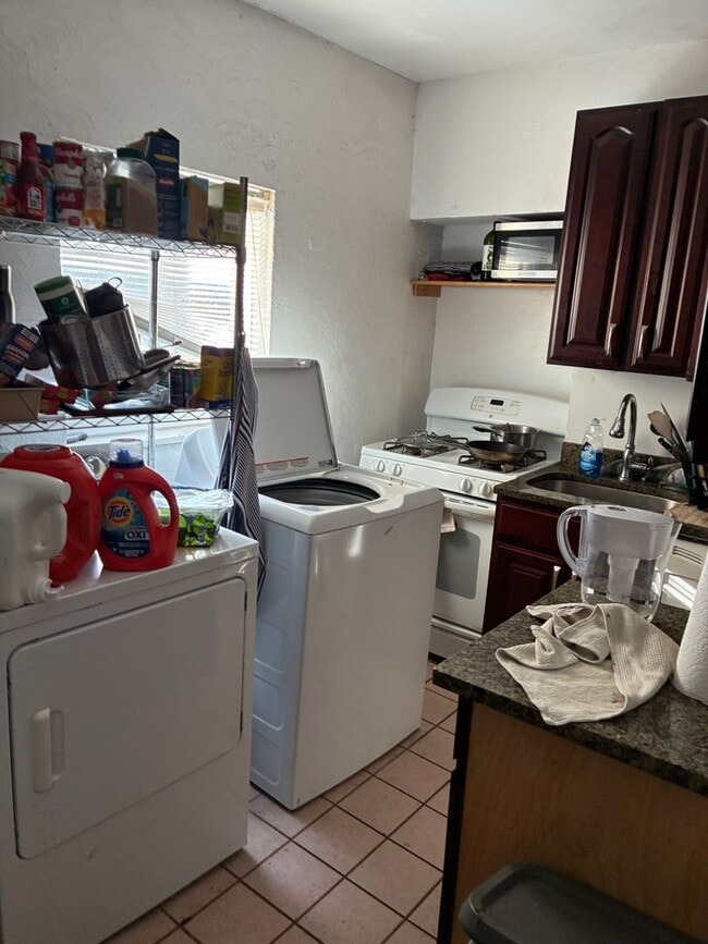 Photo - 3423 Ward St Unidad 3423 Ward St 2