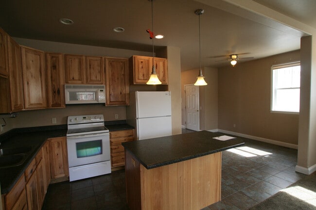 Photo - Matheson Way Townhouse Unidad 770