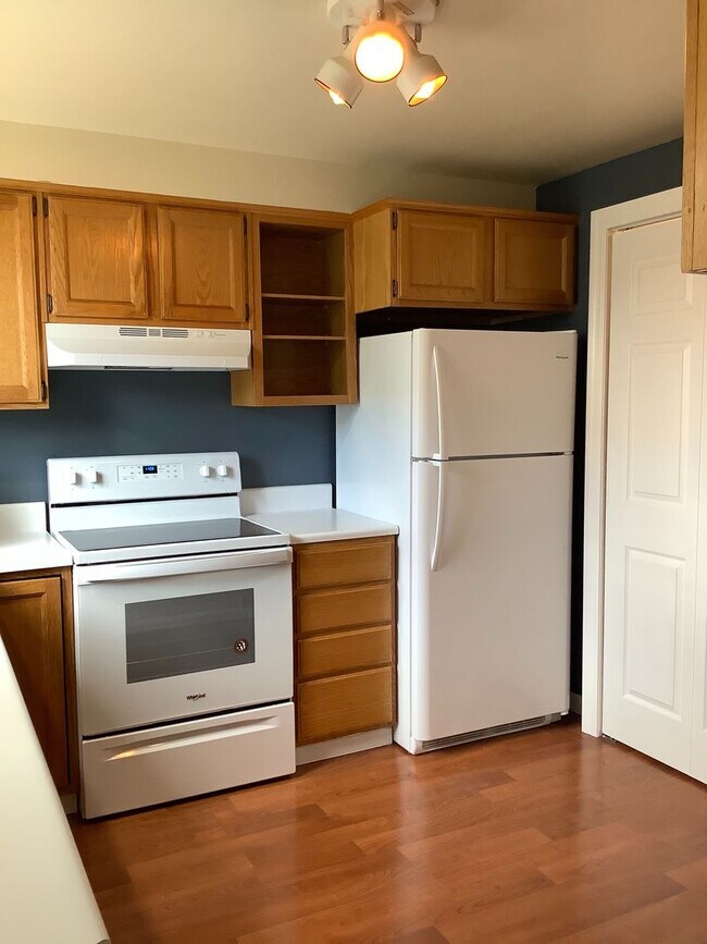 Photo - Two bedroom, 1.5 bathroom Ashland townhouse | Available now